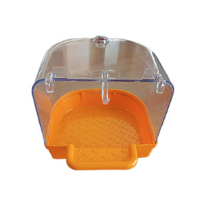 وان حمام بیرون قفس پرندگان